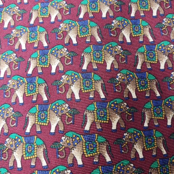 J.G. Hook Silk Hand Finished Ceremonial Indian Elephants Novelty Print Tie - Picture 4 of 4